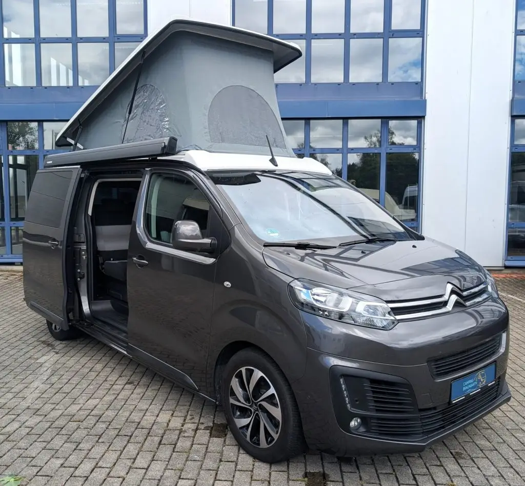 sn220-poessl-campster-citroen_145_ps-1