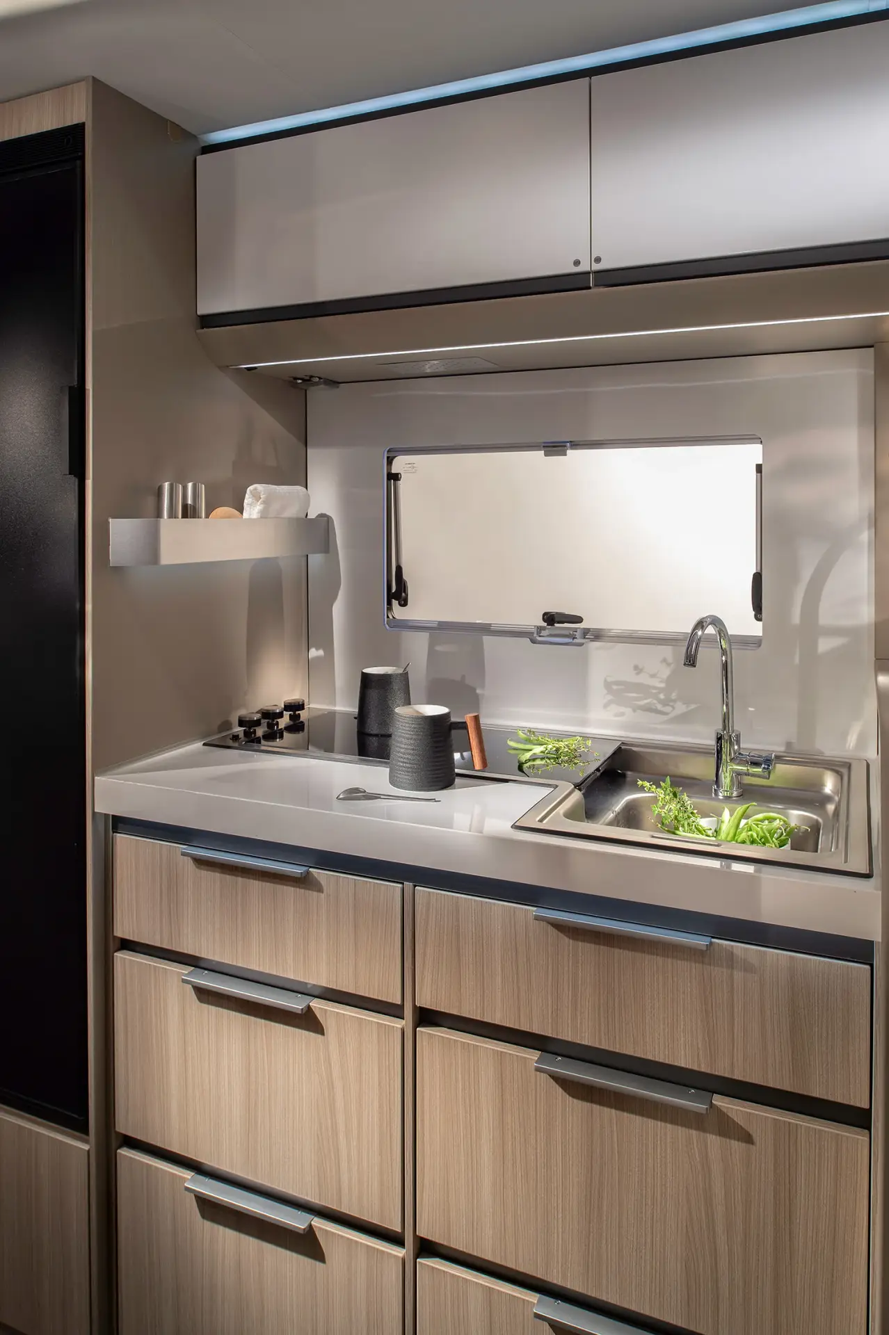 Küche im Adria Compact DL