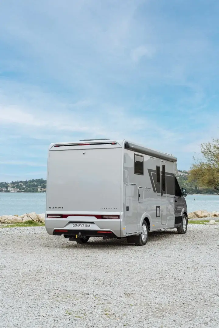 Heckansicht des Adria Compact Max