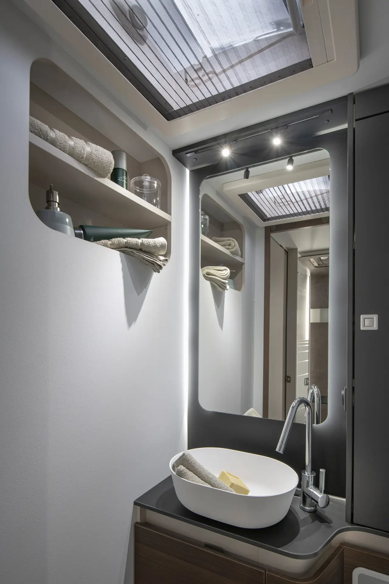 Detail im Badbereich des Adria Coral Supreme