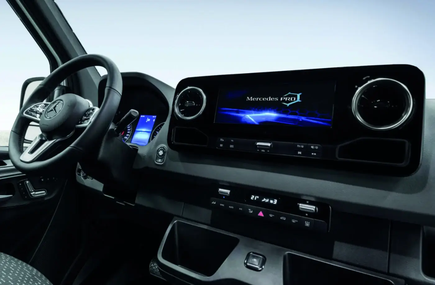 Cockpit des Mercedes-Benz Sprinter im Adria Coral