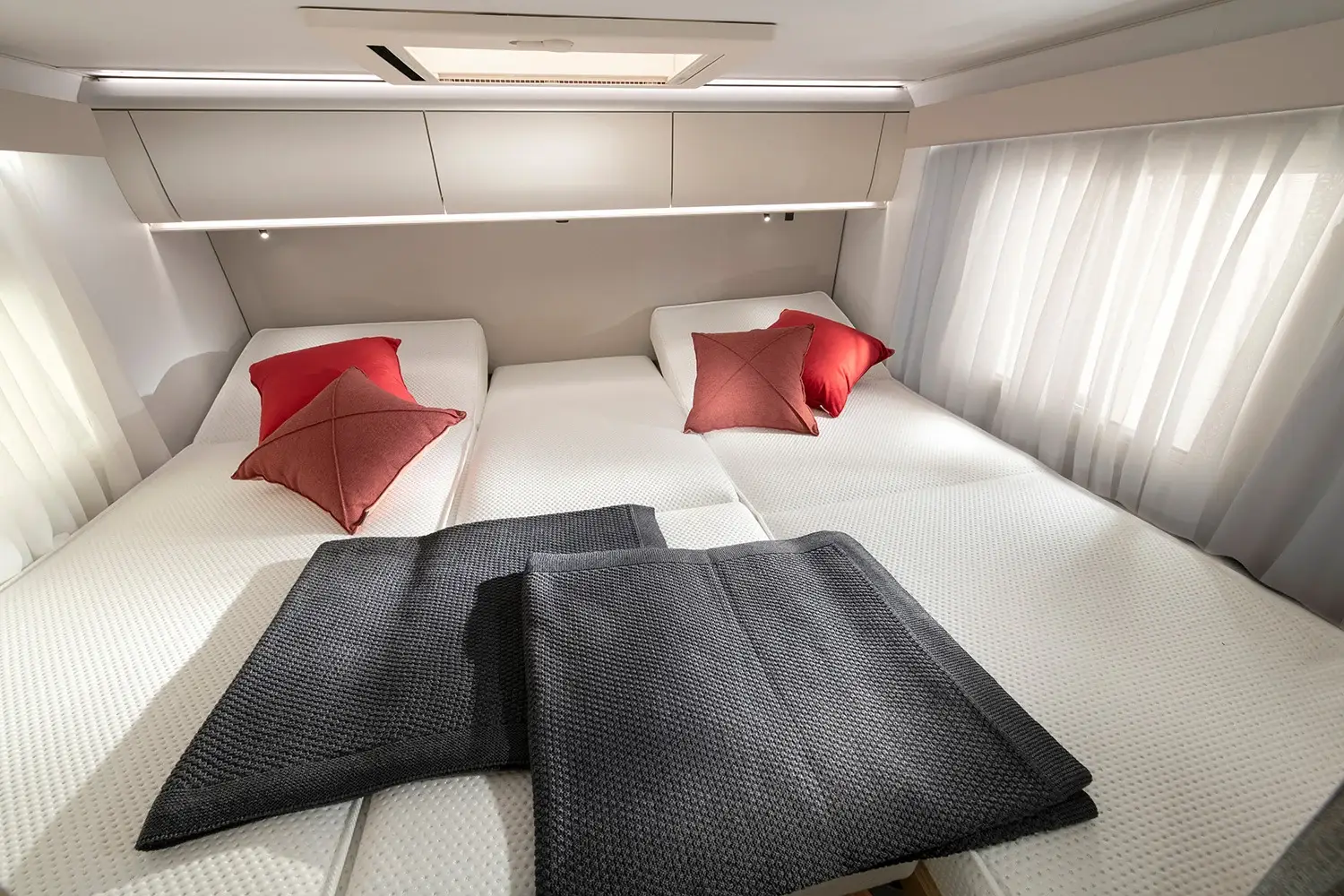 Einzelbetten im Adria Coral Axess 650, zusammengelegt