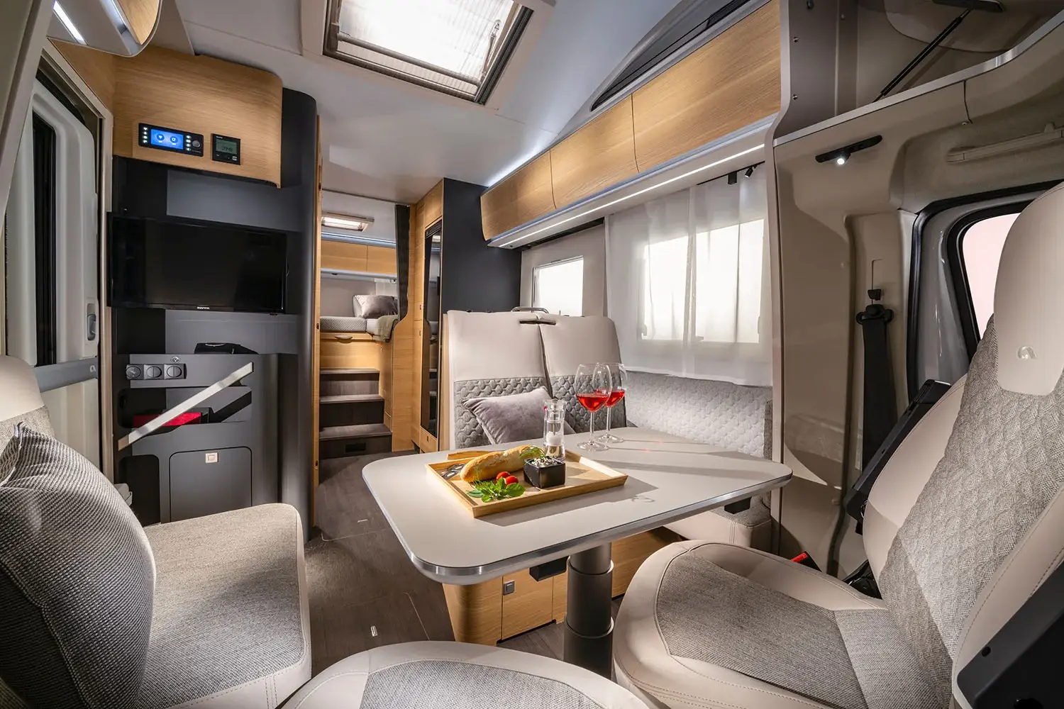 Innenraum im Adria Coral XL Axess 660 SL