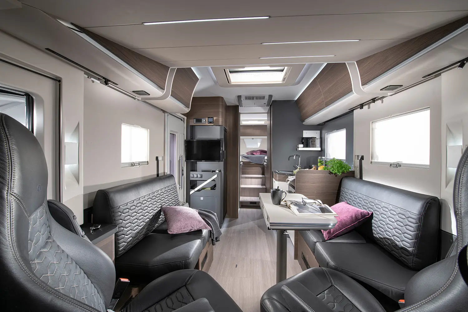Wohnraum im Adria Sonic Wohnmobil