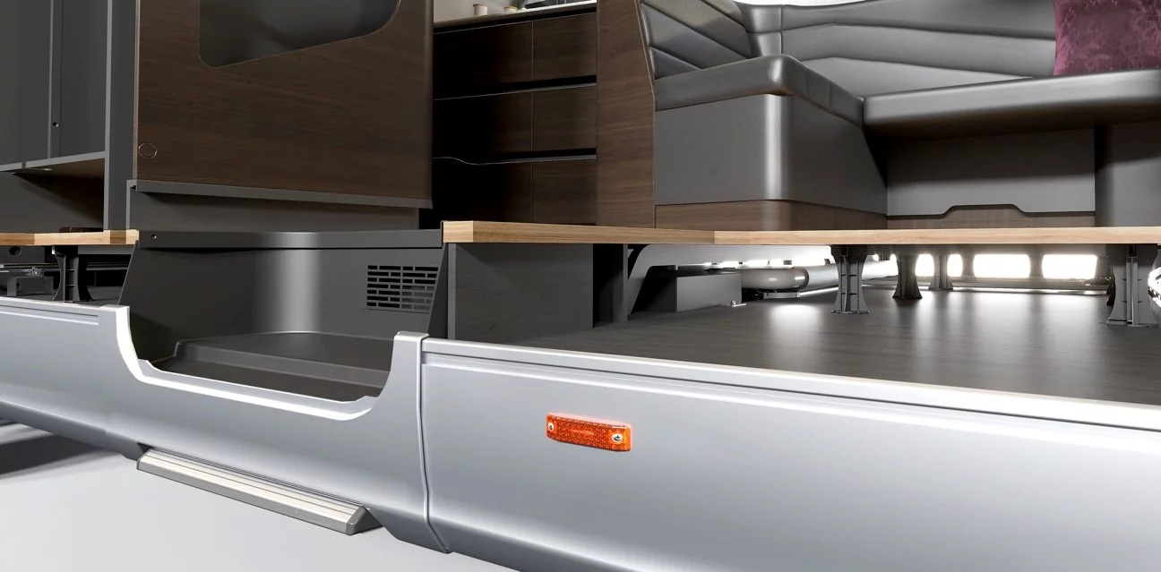 Adria Supersonic Doppelboden mit Stauraum