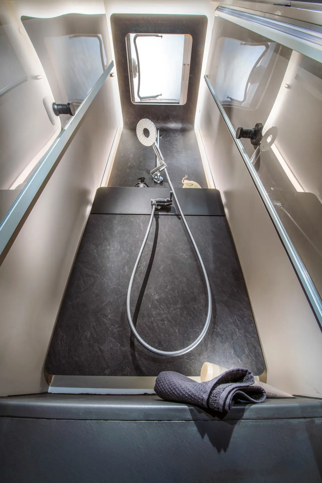 Adria Supersonic separate Dusche