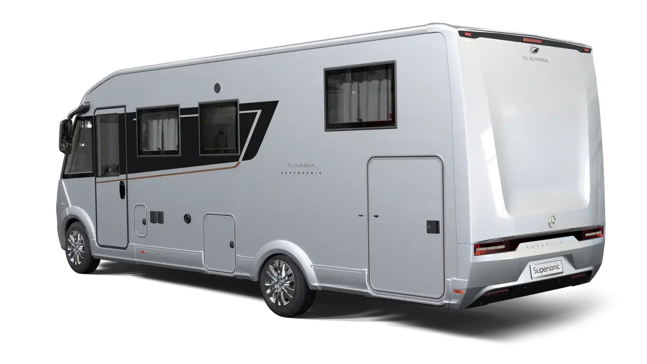 Adria Supersonic Heckansicht mit LED-Multifunktionsleuchten