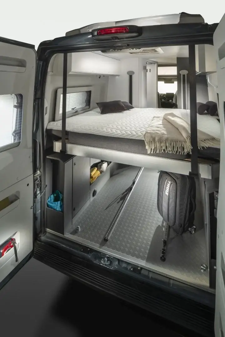 Heckgarage mit Platz für Fahrräder im Adria Twin Sports