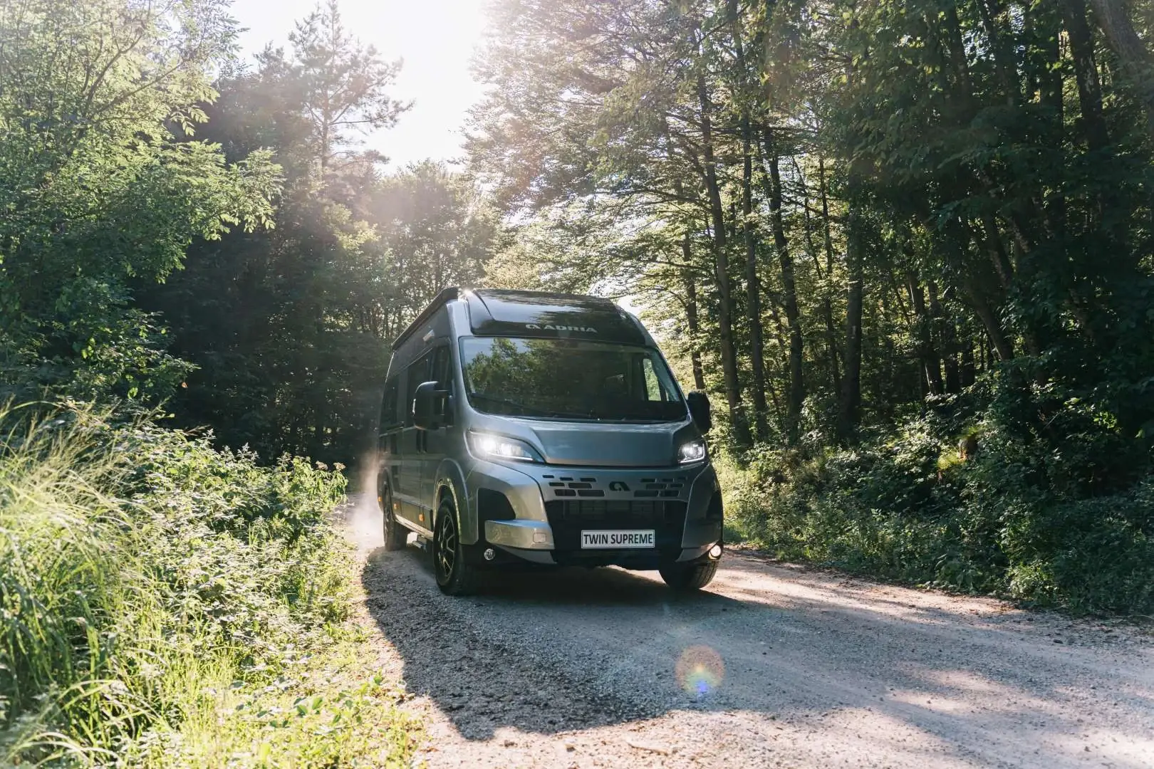 Adria Twin Sports auf einem Waldweg