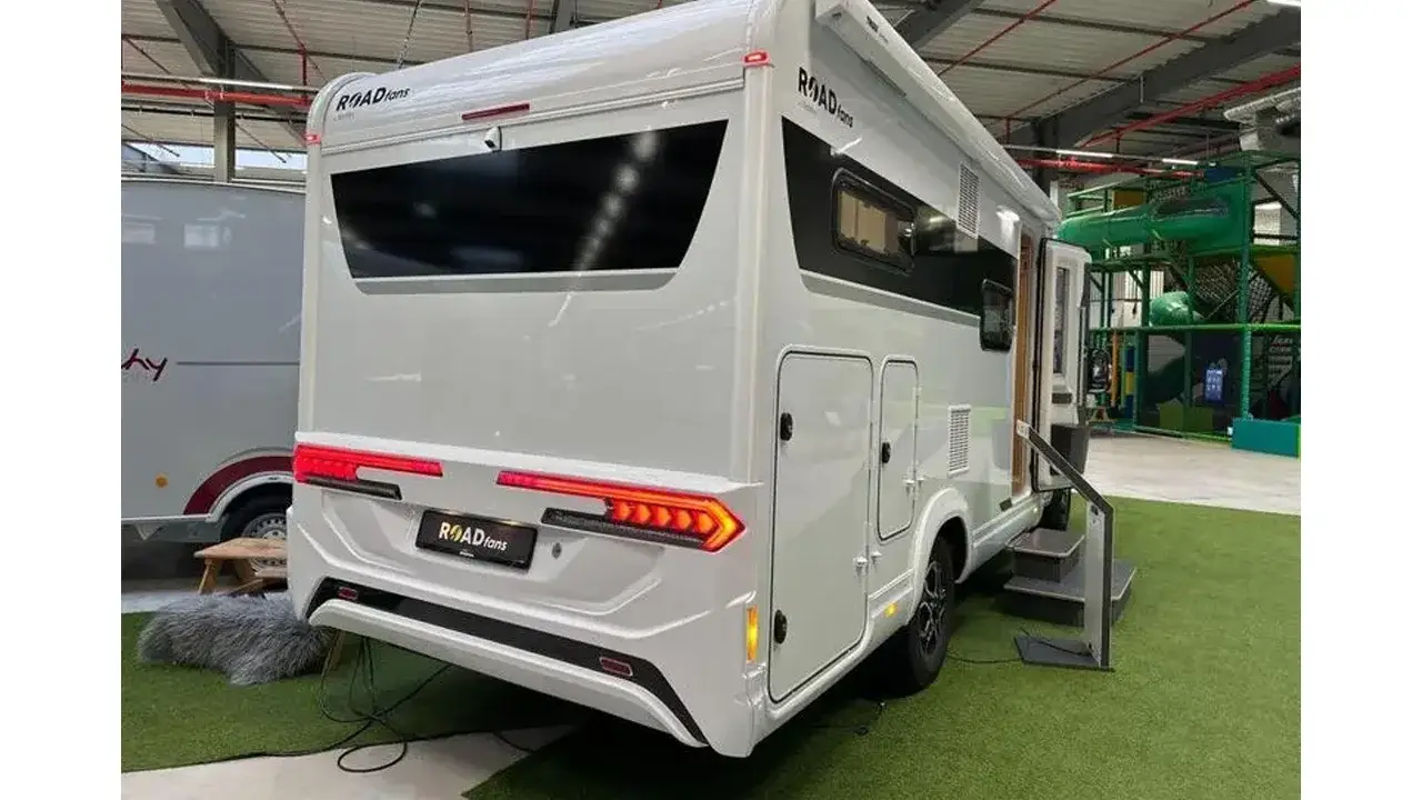ROADfans Journey 680 Heck mit Heckgarage